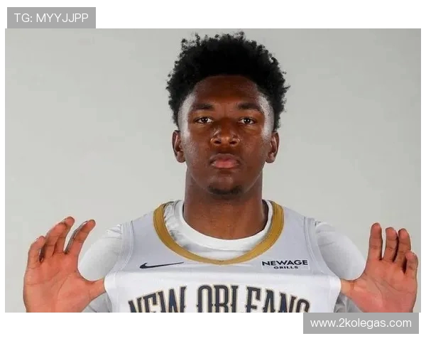 NBA官方晒照为德里克-奎因庆21岁生日 青春赛场新篇章